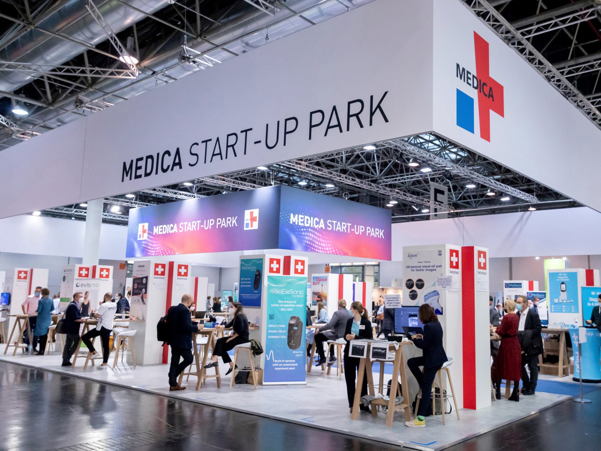 MEDICA exhibition in Düsseldorf, 16 November 2021. Archive photograph: Andreas Wiese / Messe Düsseldorf / Public Images, CC BY-SA 3.0.